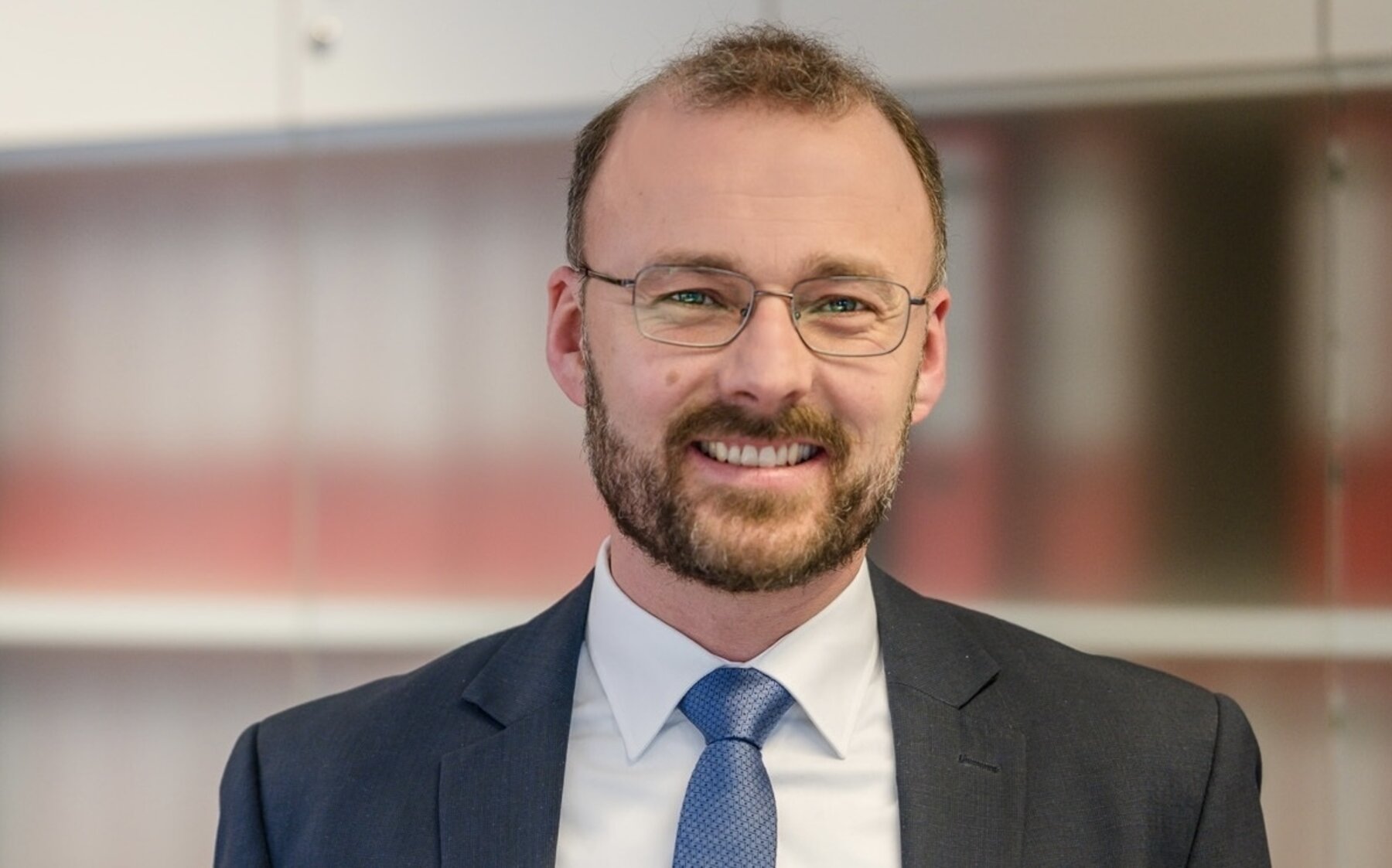 Dr. Stefan G&uuml;ttler